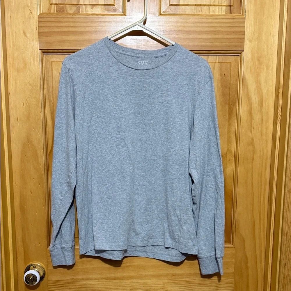 J. Crew Washed Men's Heather Gray Long Sleeve Crew Neck Tee, Size Medium.